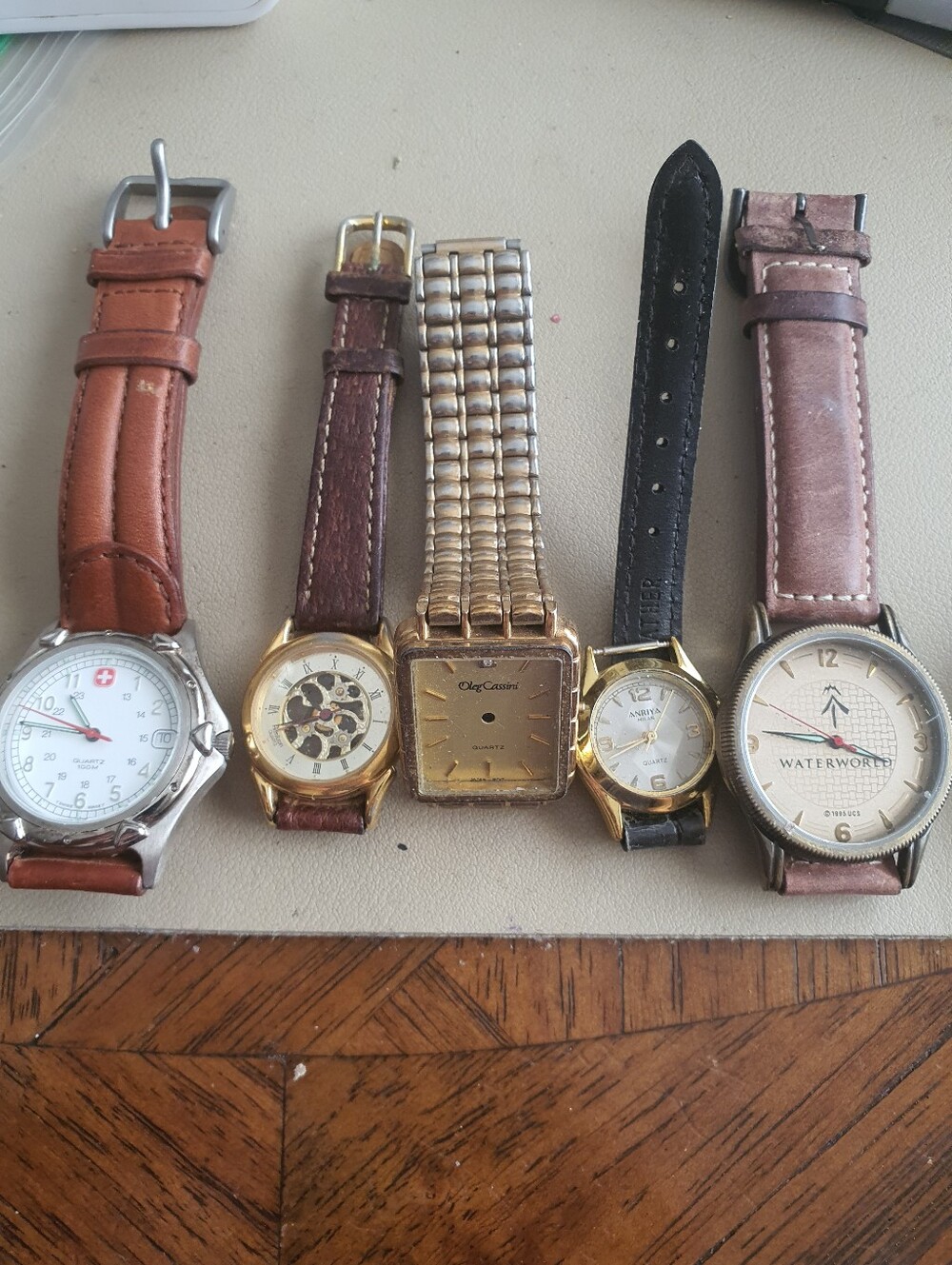 10/$20 Lot Of 5 Men & Women Watches For Parts Or Repair